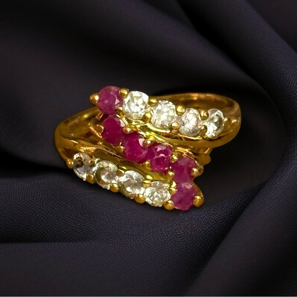 Vintage Jewelry - Vintage gold tone clear and purple gemstone ring